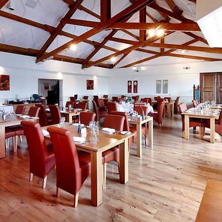 Mercure Swindon East Hotel And Spa Екстериор снимка